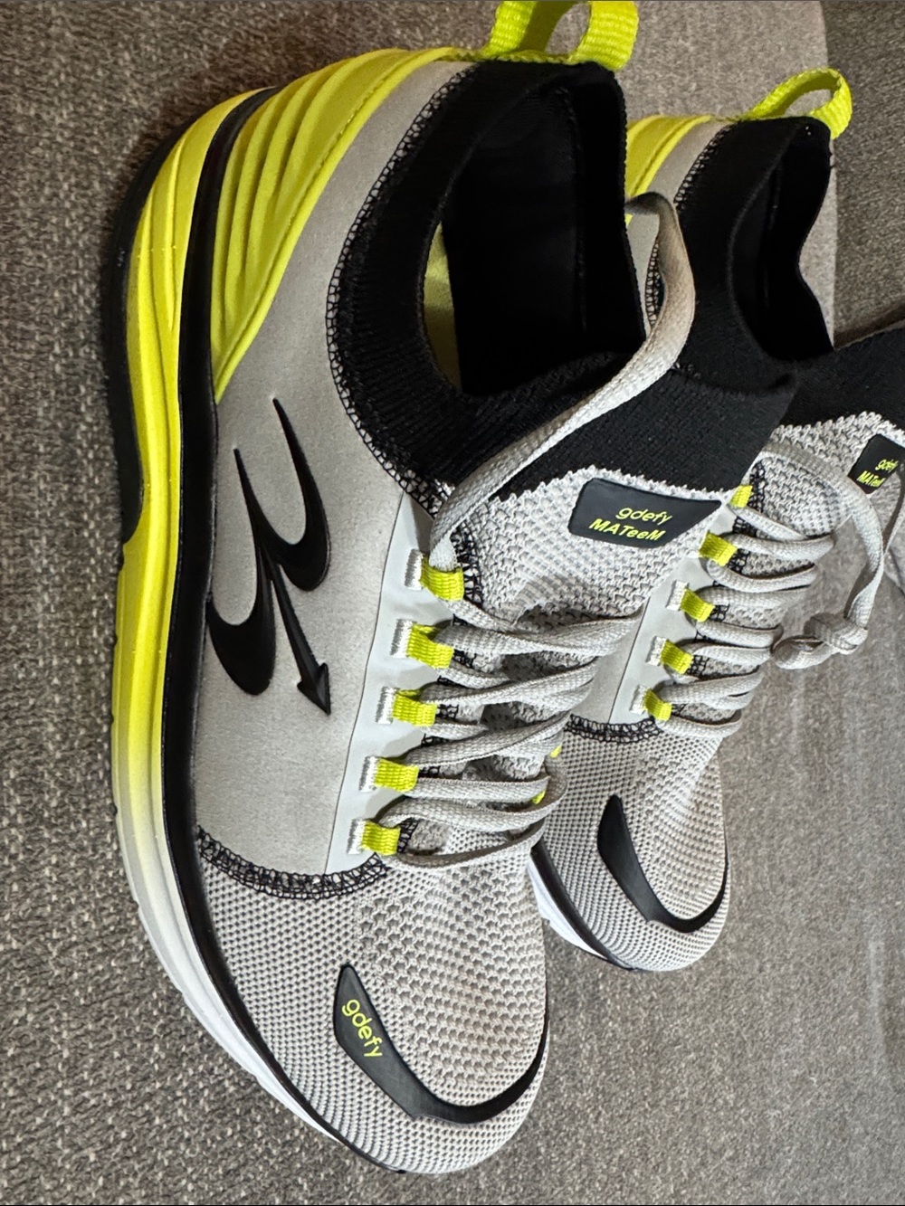 Gdefy Grey & Neon Yellow Athletic Sneakers